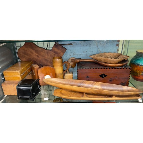 494A - SELECTION OF WOODEN BOXES, TURNED WOODEN BOWLS AND OTHER TREEN