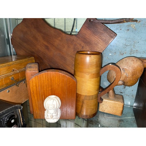 494A - SELECTION OF WOODEN BOXES, TURNED WOODEN BOWLS AND OTHER TREEN