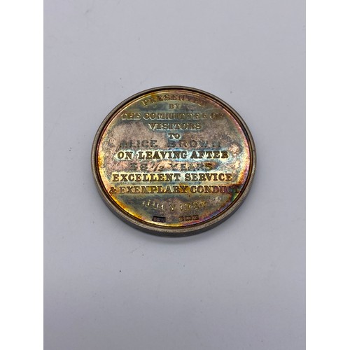 418 - ROYAL POMANA PALACE GARDENS MANCHESTER MEDALLION 26G, WORCESTER COUNTY & CITY LUNATIC ASYLUM SILVER ... 