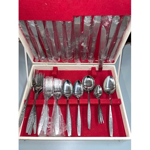 763 - CANTEEN OF STAINLESS STEEL CUTLERY