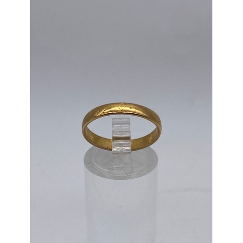 458 - 22CT GOLD WEDDING BAND 2.8G