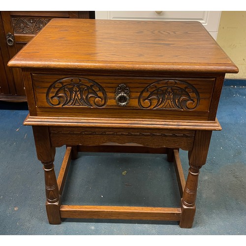 62 - GOOD QUALITY CARVED OAK LAMP TABLE WITH SINGLE DRAWER