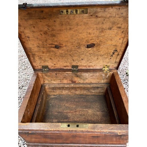 179 - SMALL PINE BOX WITH BALE HANDLE