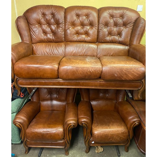 140 - OAK SHOW FRAME TAN LEATHER THREE PIECE SUITE