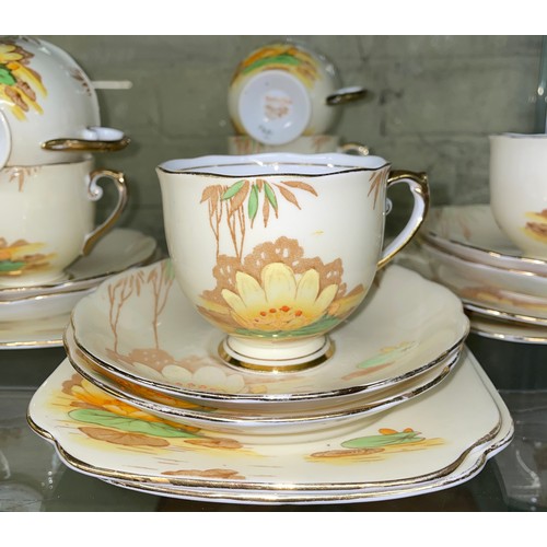 442 - ROSALYN CHINA LILLY PATTERN TEA SET