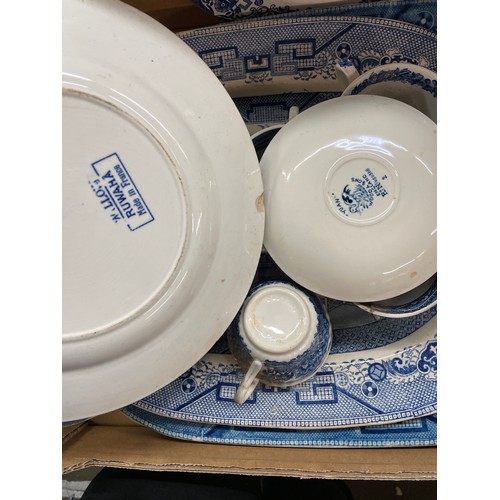 468 - BLUE AND WHITE TRANSFER PRINTED PLATERS AND PLATES