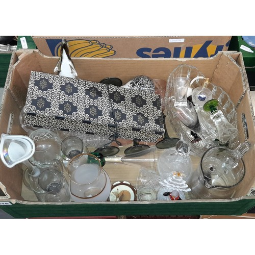 316 - TWO BOXES OF VARIOUS CUT GLASSWARE, DRINKING GLASSES, ATOMISER, BOWLS, ETC