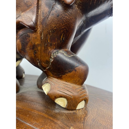 667 - CARVED ELEPHANT HOWDOW TABLE LAMP