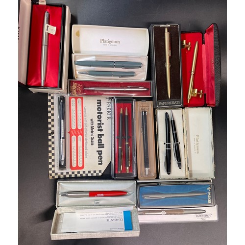 513 - SELECTION OF BOXED PAPER MATE AND PARKER PENS