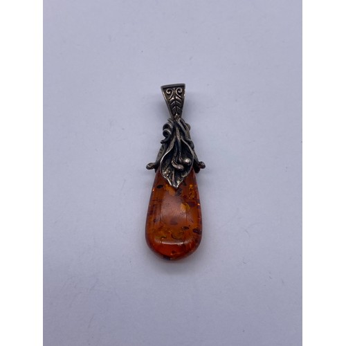 568 - AMBER PEAR DROP EPNDANT, ENAMEL CELTIC DESIGN BROOCH BY KATHERINE POPESCO, A 925 SILVER LOZENGE BAR ... 