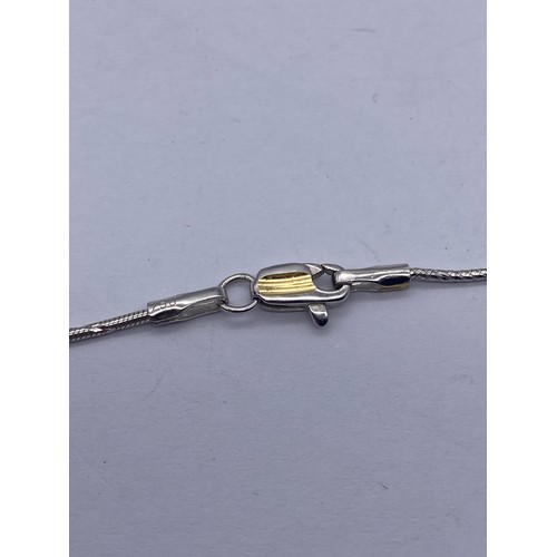 547 - STAMPED 750 18CT WHITE GOLD CHAIN WITH LOBSTER CLAW FASTENER WITH 18CT GOLD DIAMOND CLUSTER PENDANT ... 