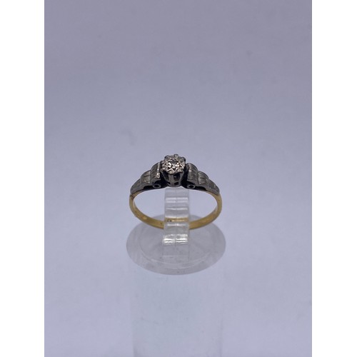 601 - 18CT GOLD DIAMOND CHIP RING SIZE I 1.7G APPROX