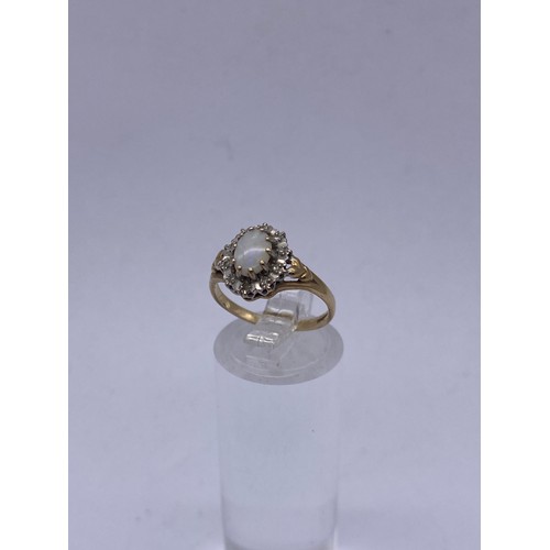 575 - 9CT GOLD OPAL CLUSTER RING SIZE L 1.9G