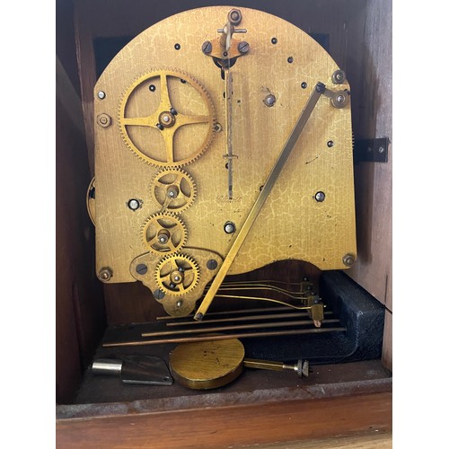 729 - 20TH CENTURY GEORGIAN STYLE CADDY TOP CASED BRACKET CLOCK WITH ELLIOTT MOVEMENT