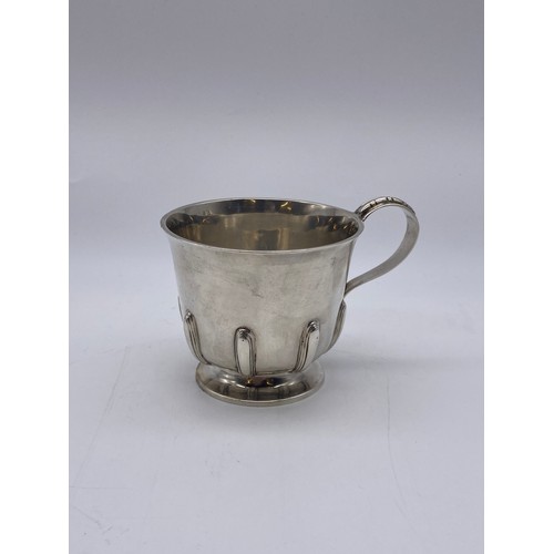 643 - LONDON SILVER HANDLED CUP 5.2OZ APPROX