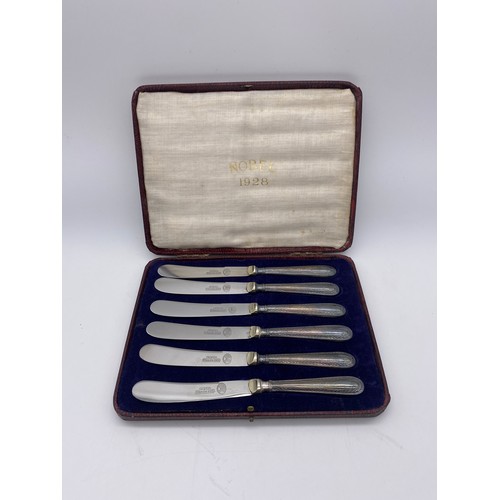 654 - SHEFFIELD SILVER SQUARE ASHTRAY AND A CASED SET OF NOBEL SILVER HANDLED KNIVES 2.2OZ APPROX