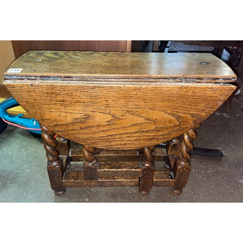 135 - SMALL OAK BARLEY TWIST GATELEG TABLE