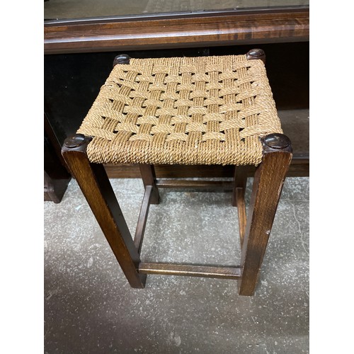 219 - RAFFIA STRONG TOP STOOL