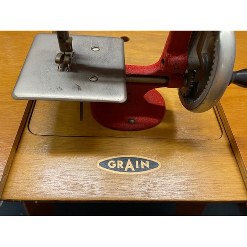 8 - CHILDS GRAIN 1950S MINI SEWING MACHINE TABLE