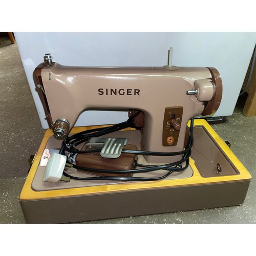 170 - CASED SINGER SEWING MACHINE