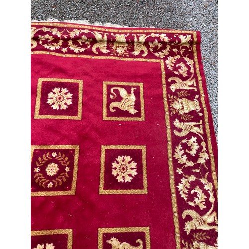 22 - RED AND GOLD GRIFFIN LEAF PATTERN CARPET 305cm X 200cm