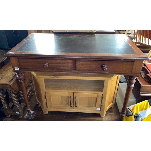 136 - VICTORIAN MAHOGANY TWO DRAWER WRITING TABLE WITH INSET LEATHER TOP