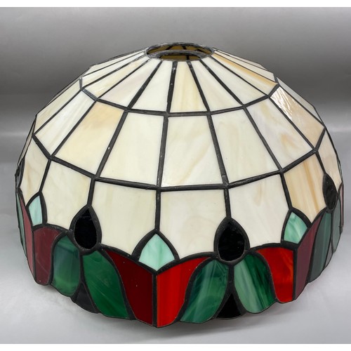 501 - TIFFANY INSPIRED LEADED GLASS LAMP SHADE