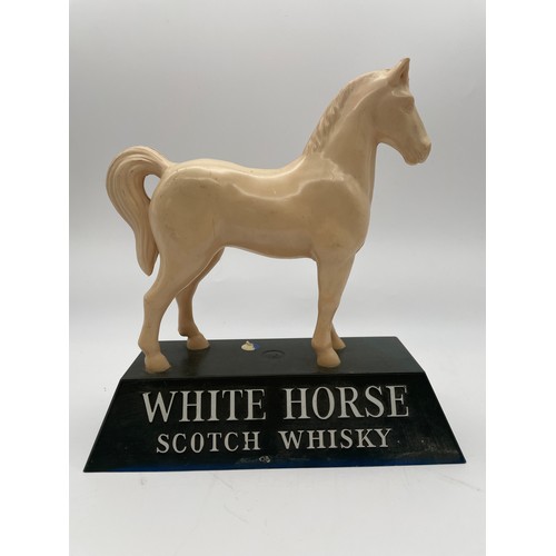 512 - PUBLIC HOUSE BAR TOP WHITE HORSE SCOTCH WHISKY ADVERTISING MODEL