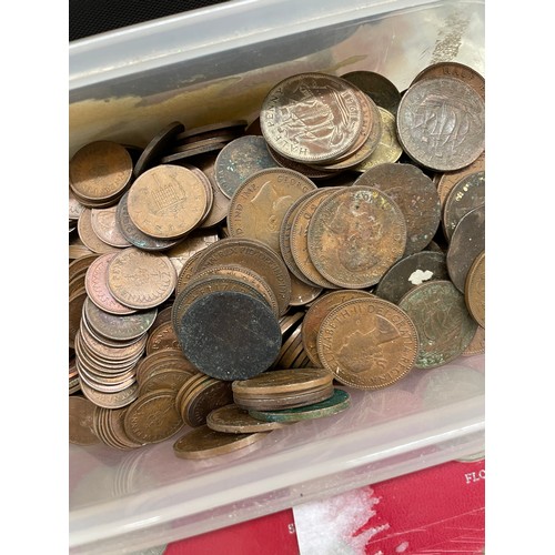 569 - TWO TUBS OF GB PRE DECIMAL HALF PENNIES, TWO PENCE, AND THREE PENCE