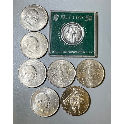 580 - CHURCHILL COMMEMORATIVE CROWNS AND OTHER COMMEMORATIVE COINS