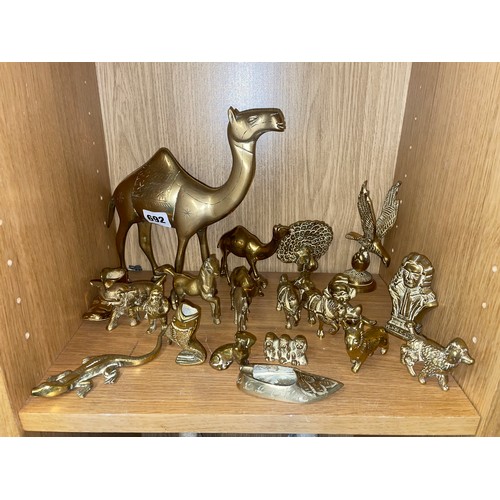 692 - BOX OF SMALL FIRE SIDE BRASS ORNAMENTS INCLUDING ANIMAL FIGURES, THREE WISE MONKEYS