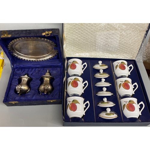 472 - BOXED ROYAL WORCESTER EVESHAM CHOCOLATE POT SET AND PLATED CONDIMENT ON TRAY