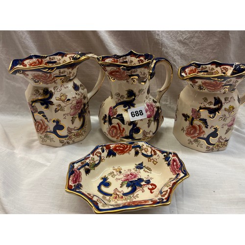 688 - THREE MASONS MANDALAY PATTERN JUGS AND SMALL DISH