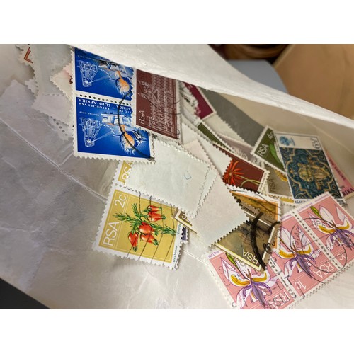 593 - SELECTION OF SOUTH AFRICAN FIRST DAY COVERS, PACKS OF AFRICAN NATION SOUTH AFRICAN TERRITORIE STAMPS... 