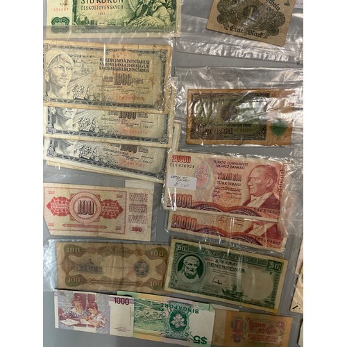 571 - TRAY OF WORLD BANK NOTES, TRINIDAD AND TOBAGO, SINGAPORE, ITALY AND MORE