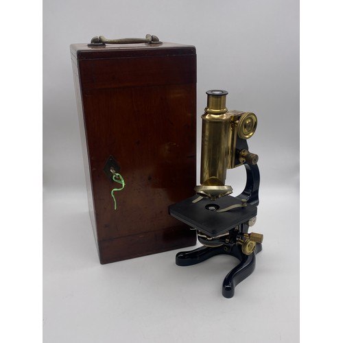 601 - MAHOGANY CASED F.KORISTKA MILANO BLACK ENAMEL AND BRASS LACQUERED MONOCULAR MICROSCOPE N.16517 WITH ... 