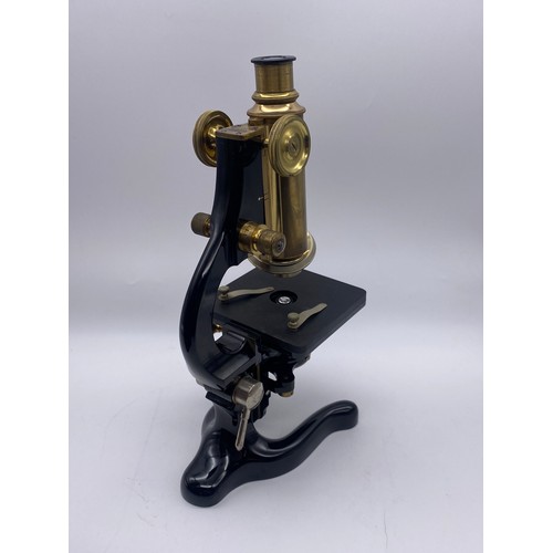 601 - MAHOGANY CASED F.KORISTKA MILANO BLACK ENAMEL AND BRASS LACQUERED MONOCULAR MICROSCOPE N.16517 WITH ... 