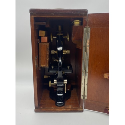 601 - MAHOGANY CASED F.KORISTKA MILANO BLACK ENAMEL AND BRASS LACQUERED MONOCULAR MICROSCOPE N.16517 WITH ... 