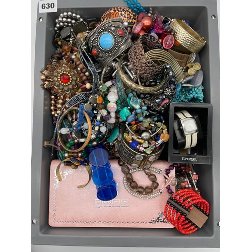 630 - TRAY OF COSTUME JEWELLERY BRACELETS, BANGLES AND WRISTWATCHES