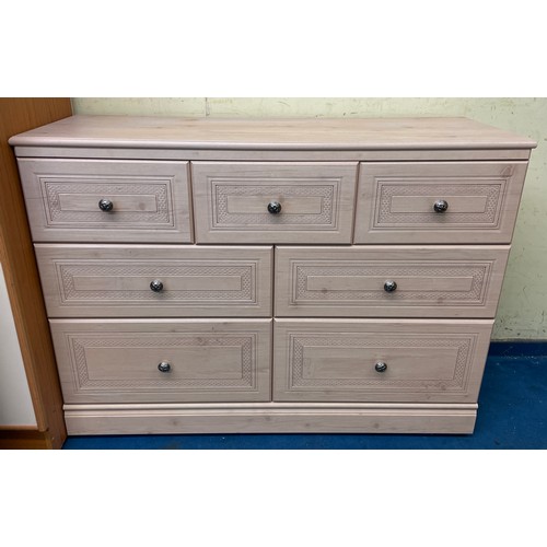 20 - LIGHT WOOD MAPLE EFFECT THREE OVER FOUR DRAWER CHEST AND KNEEHOLE DRESSING TABLE