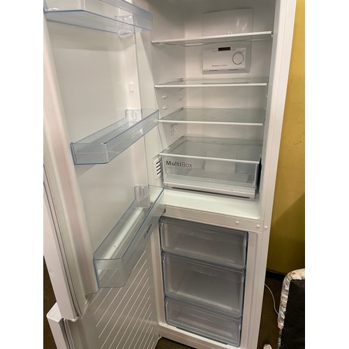 34 - BOSCH UPRIGHT FRIDGE FREEZER