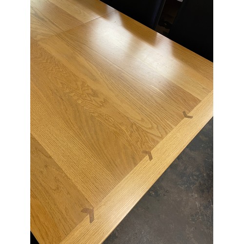 178 - GOOD QUALITY OAK DINING TABLE WITH SIX TAN HIGH BACK CHAIRS