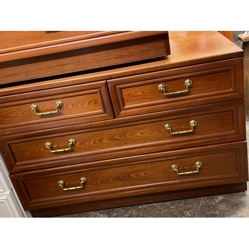114 - STAG G PLAN STYLE MAHOGANY TWO OVER TWO DRAWER CHEST