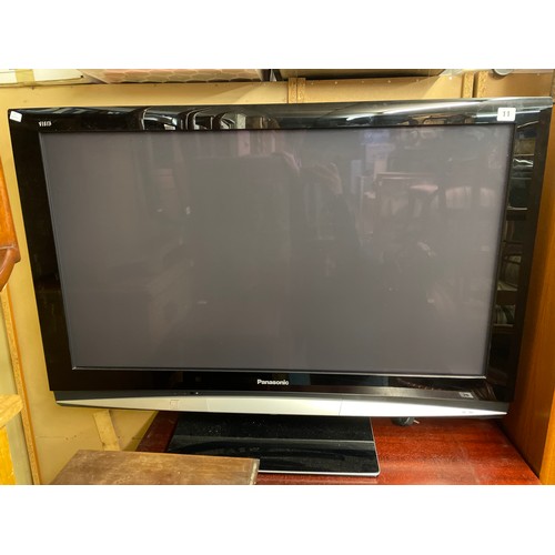 11 - PANASONIC VIERA TV