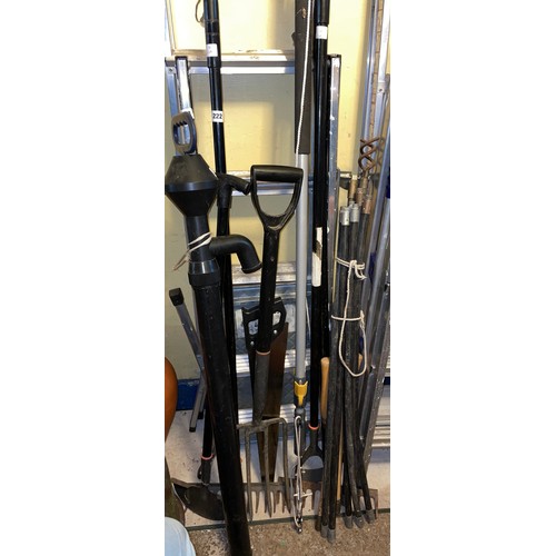 222 - GARDEN LOPPERS, HOE FORK AND SPADE, AND SOME DRAINAGE RODS