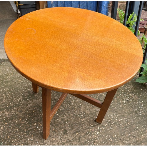 105 - OAK CIRCULAR TOPPED OCCASIONAL TABLE