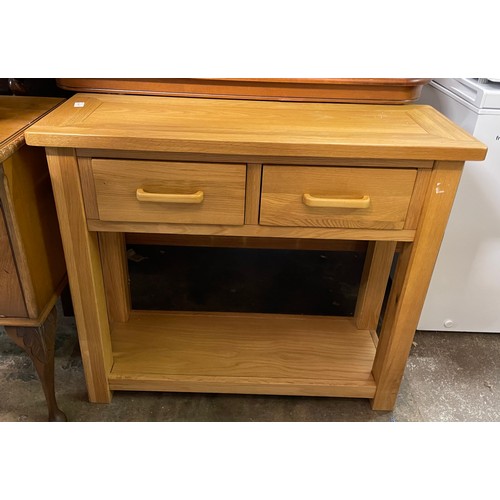 167 - CONTEMPORARY OAK TWO DOOR SIDE TABLE