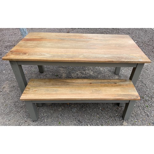 83 - MANGO WOOD TOP EXTENDING OBLONG TABLE ON CHUNKY LEGS AND BENCH