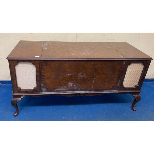 3 - 1960S/70S DYNATRON WALNUT CABINET GRAMOPHONE ON CABRIOLE LEGS