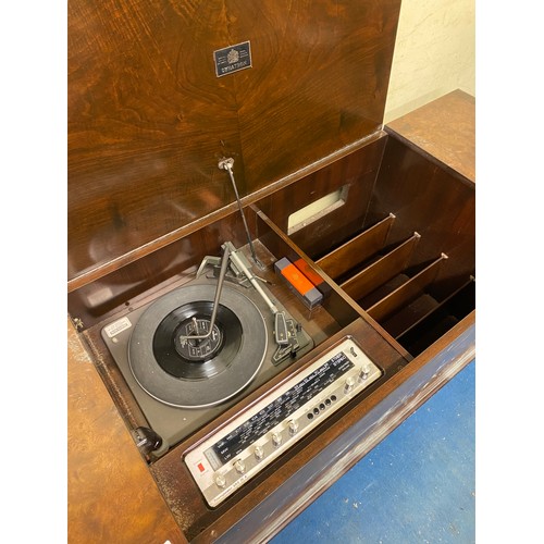 3 - 1960S/70S DYNATRON WALNUT CABINET GRAMOPHONE ON CABRIOLE LEGS